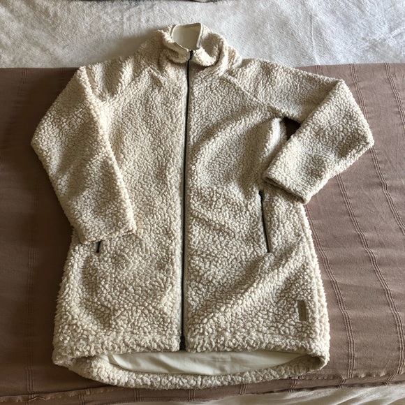 Roots Jacket - Picture 1 of 6